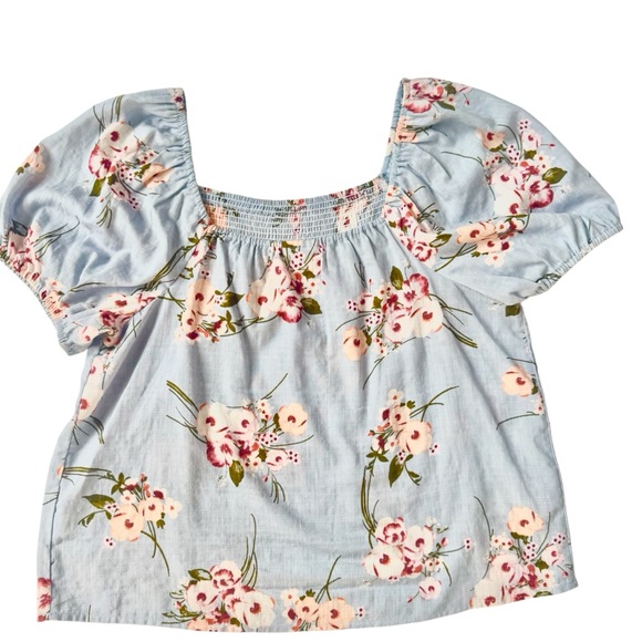* a.n.a Women's Floral Puff Sleeve Blouse - Light Blue and Pink Size Medium - Picture 2 of 5